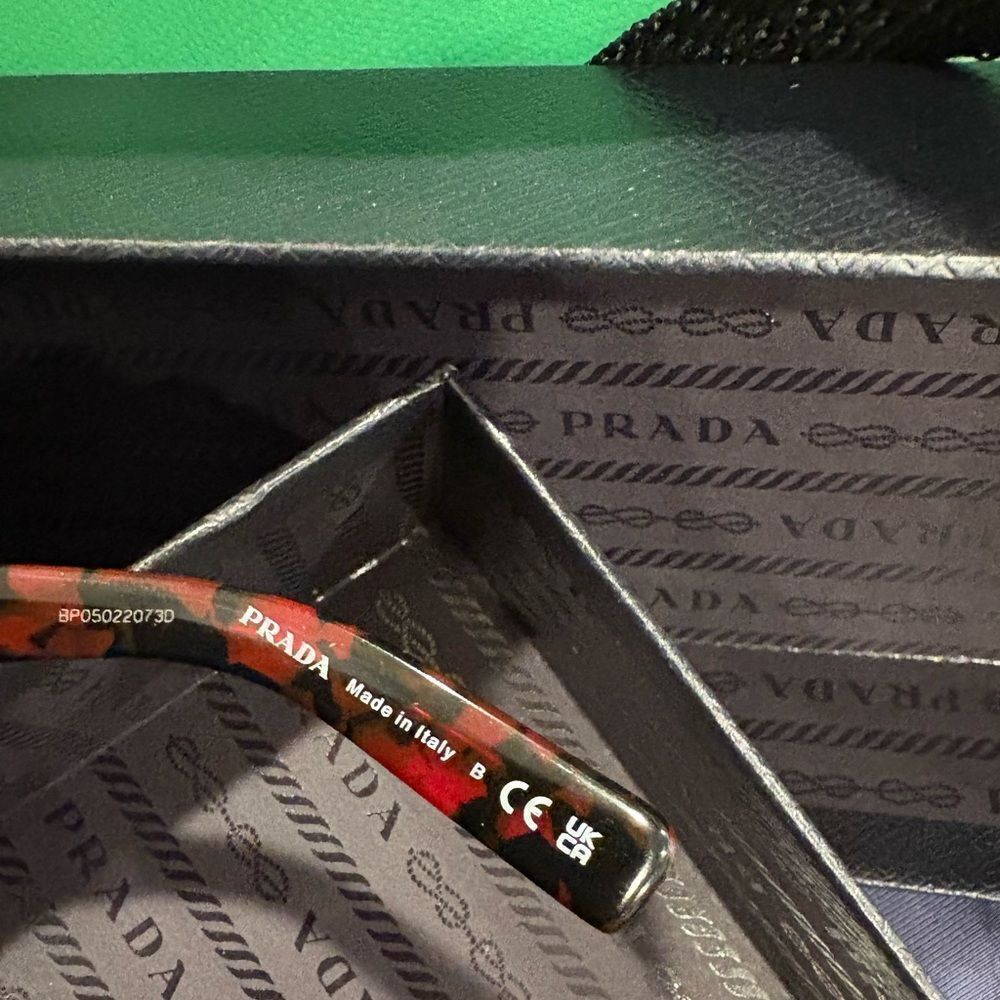 Prada Black and Red Men's Sunglasses - Picture 3 of 7